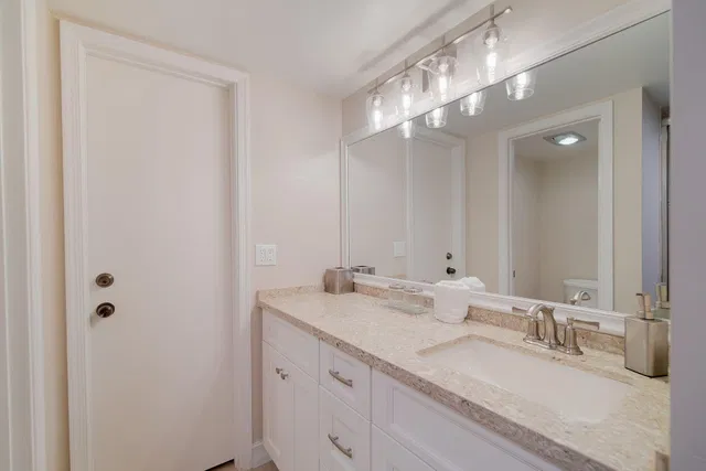 Unit D203 photo 23