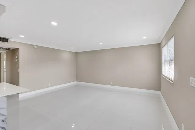 Residence photo 9