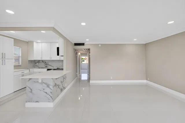 Residence photo 12