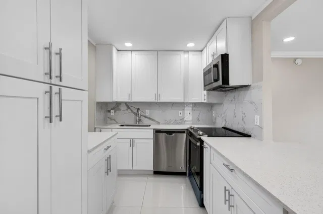 Residence photo 17
