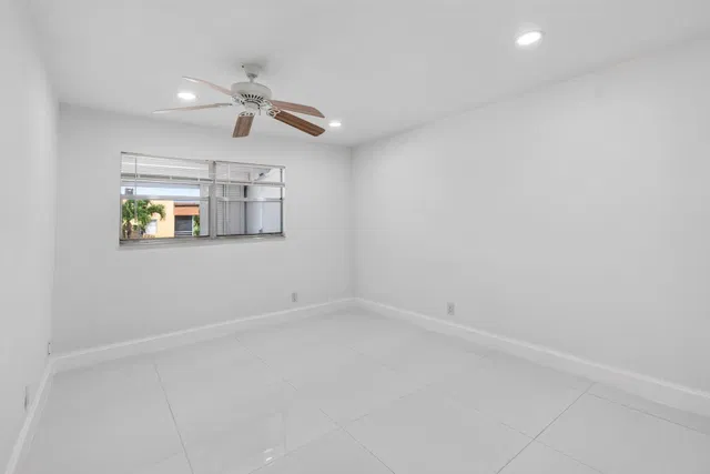 Residence photo 24
