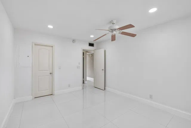 Residence photo 26