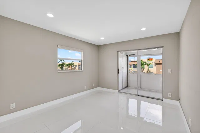 Residence photo 38