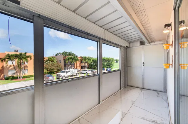 Residence photo 42