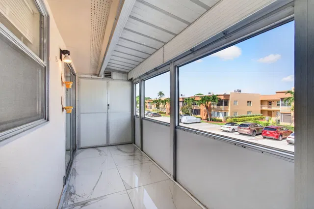 Residence photo 45