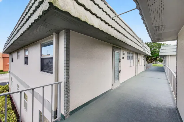 Residence photo 64