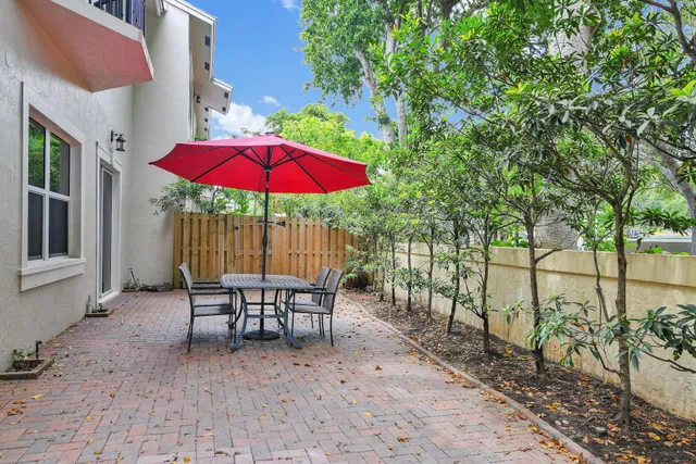 Residence photo 16