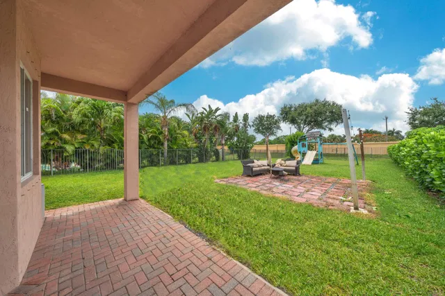 Residence photo 9