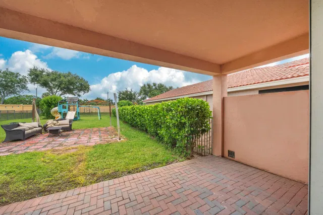  Residence photo 35