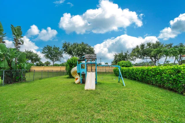  Residence photo 36