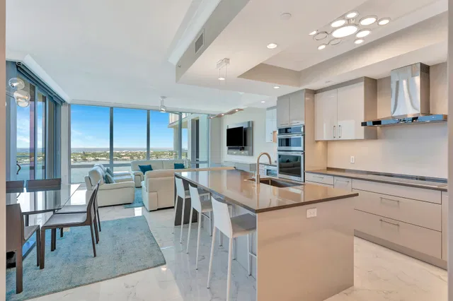 Water Club North Palm Beach Unit 1701 photo 4