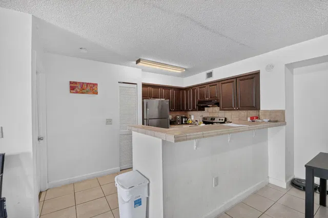 Unit 105 photo 6