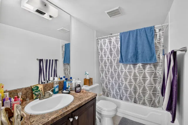 Unit 105 photo 14