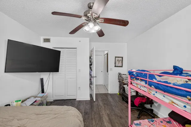 Unit 105 photo 23