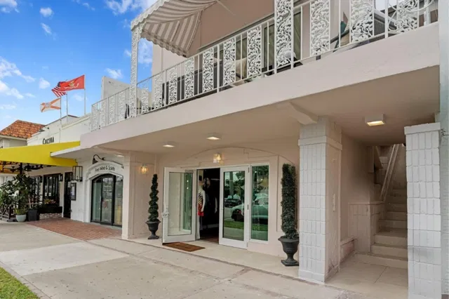 In-Town Palm Beach Residence photo 2