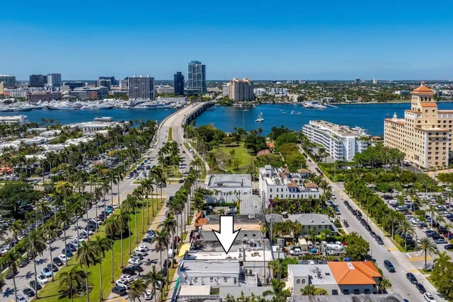 In-Town Palm Beach Residence photo 7