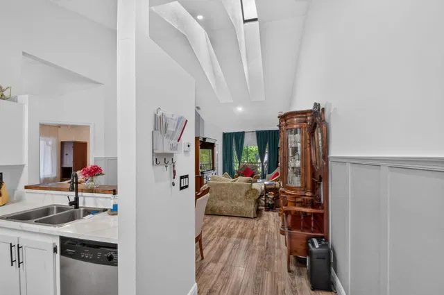 Residence photo 24