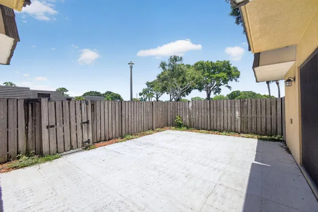  Residence photo 23