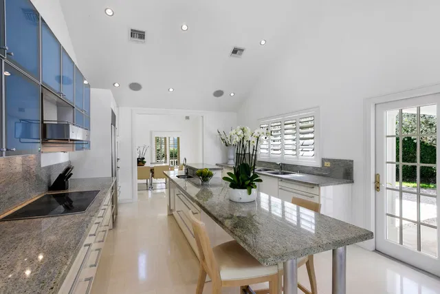 North End Palm Beach Residence photo 17