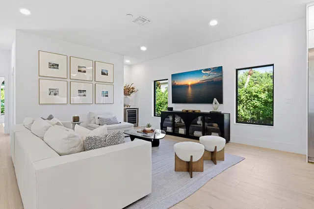  Residence photo 12