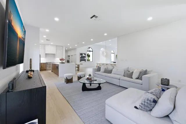  Residence photo 14