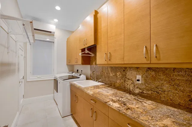 Residence photo 34