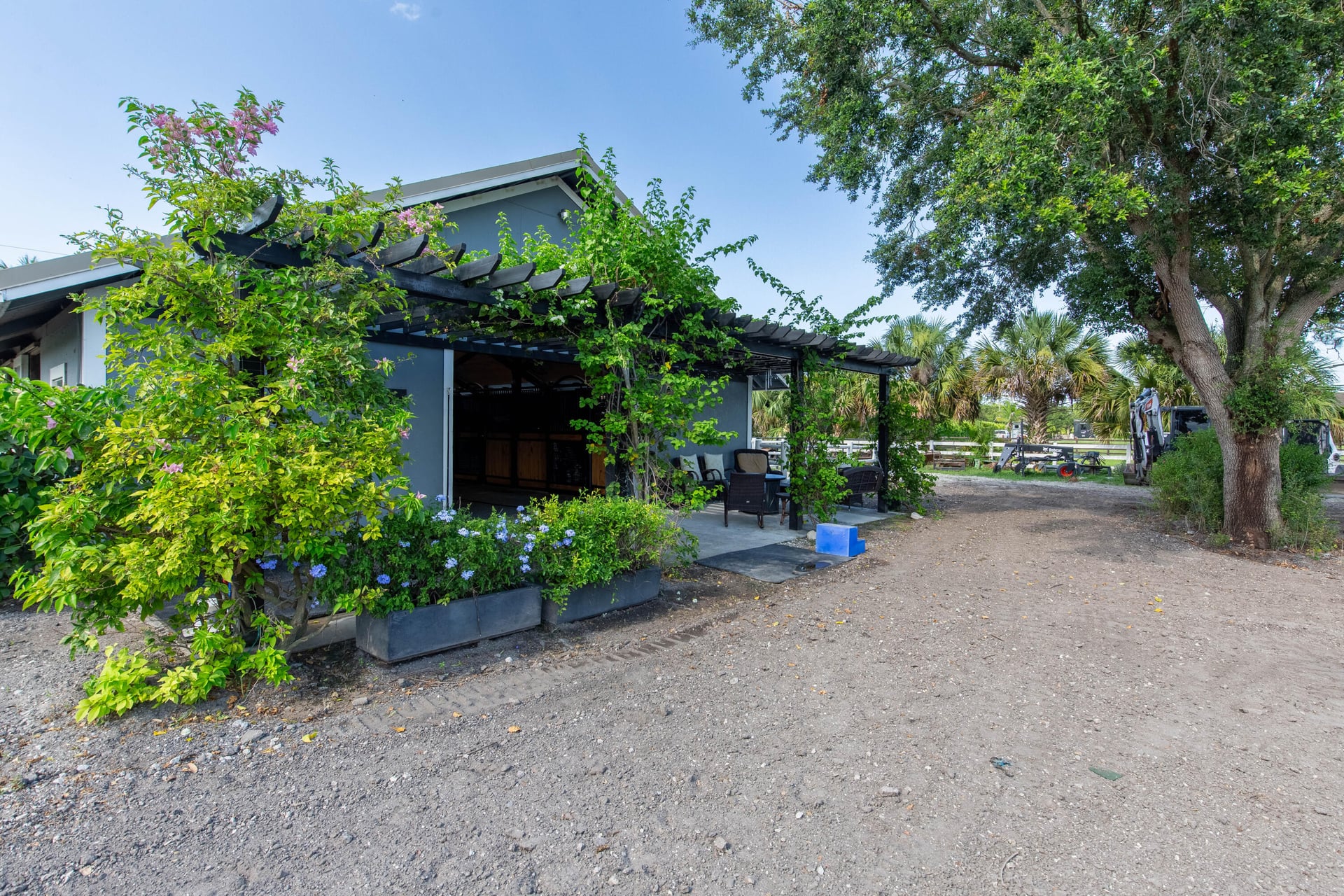 Residence photo 2