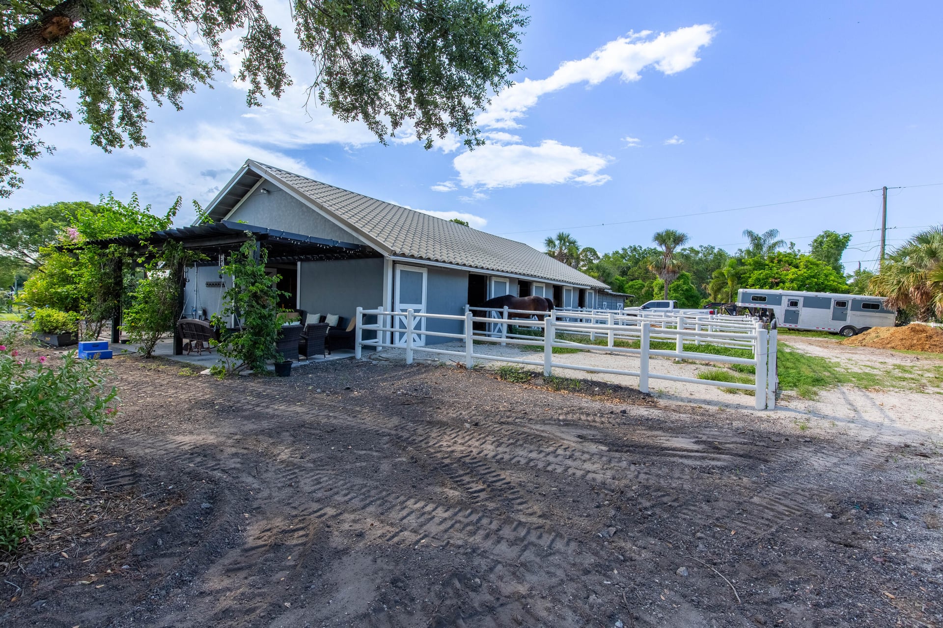 Residence photo 3