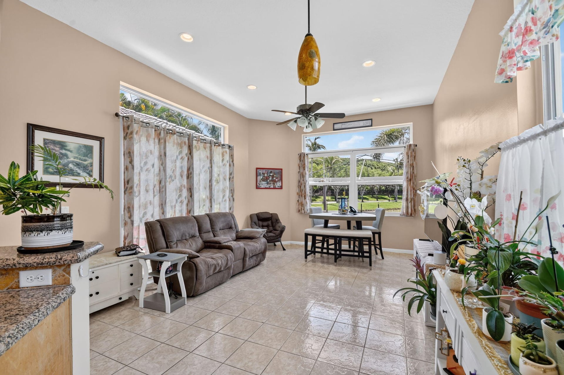 Residence photo 11