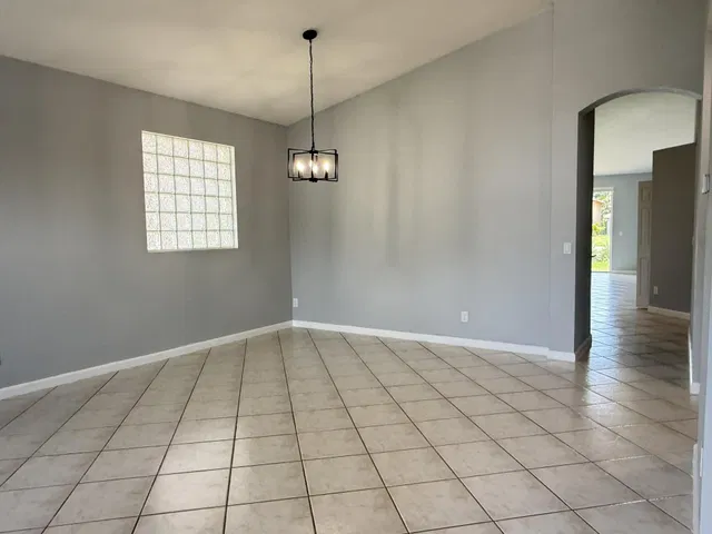  Residence photo 4