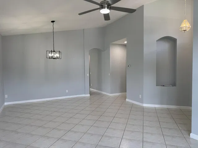  Residence photo 5