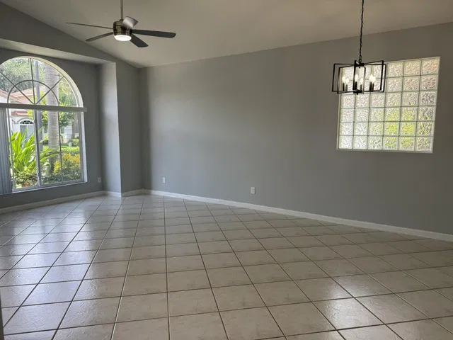  Residence photo 7