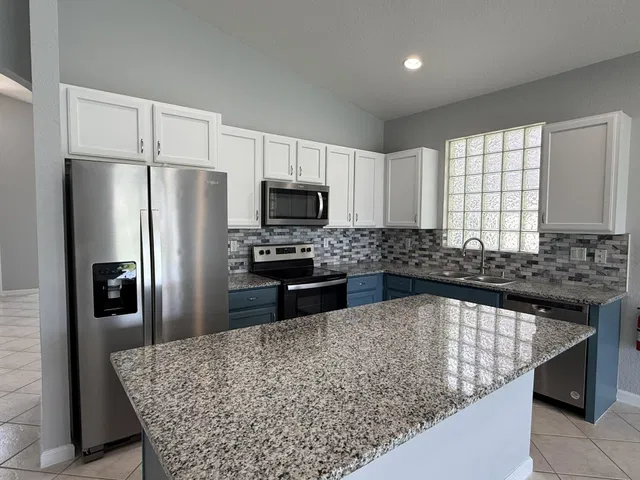  Residence photo 8