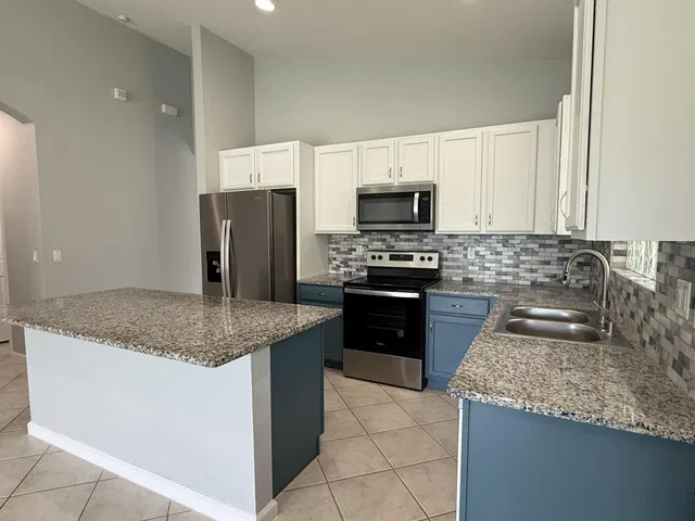  Residence photo 9