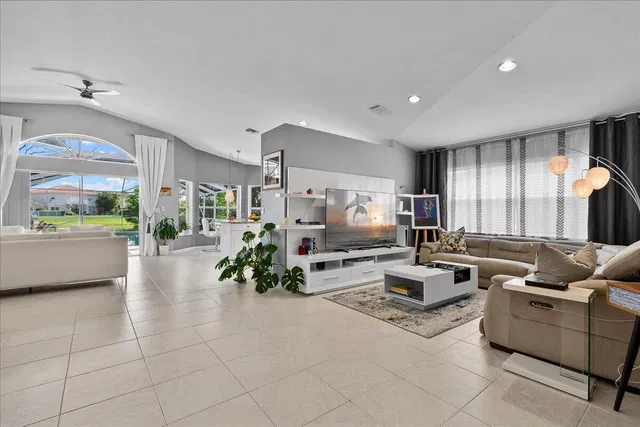 Residence photo 2