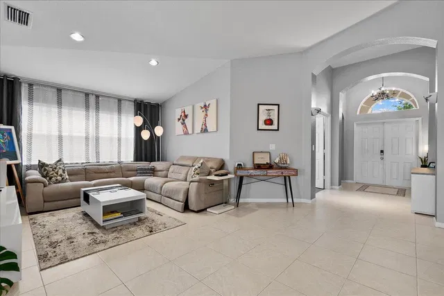 Residence photo 3