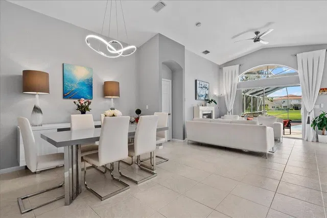 Residence photo 4