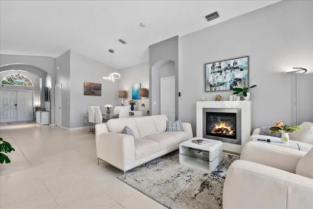Residence photo 9