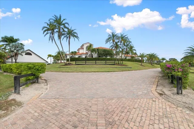 Residence photo 18