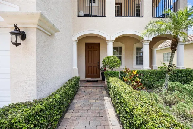 Residence photo 3