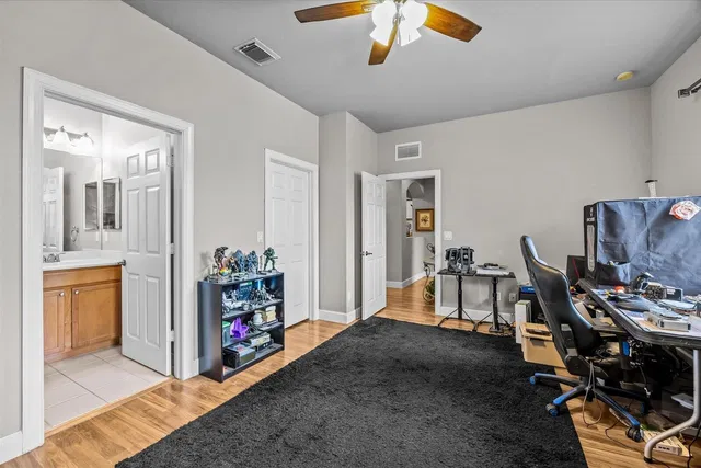 Residence photo 49