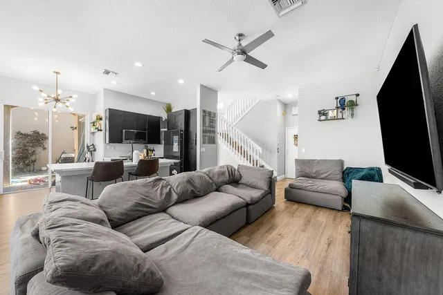  Residence photo 13