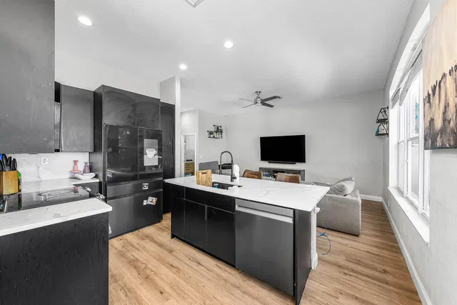  Residence photo 17