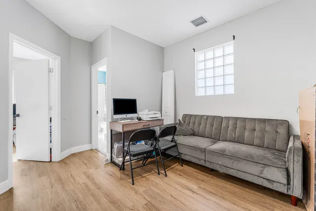  Residence photo 20