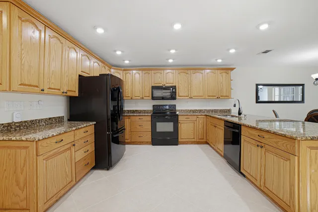 Residence photo 9
