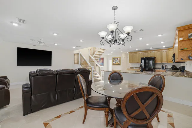  Residence photo 12