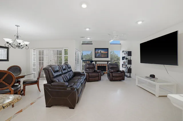  Residence photo 13