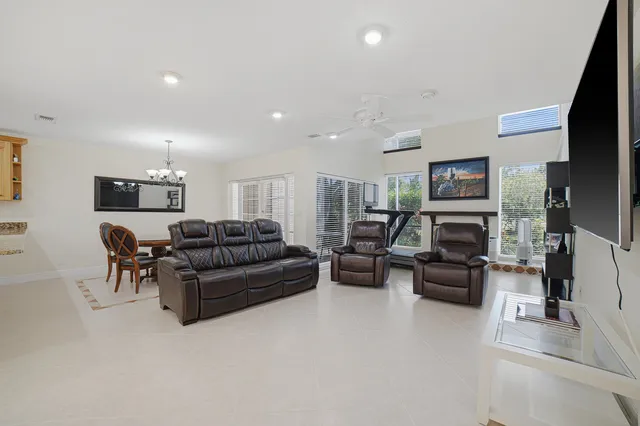  Residence photo 14