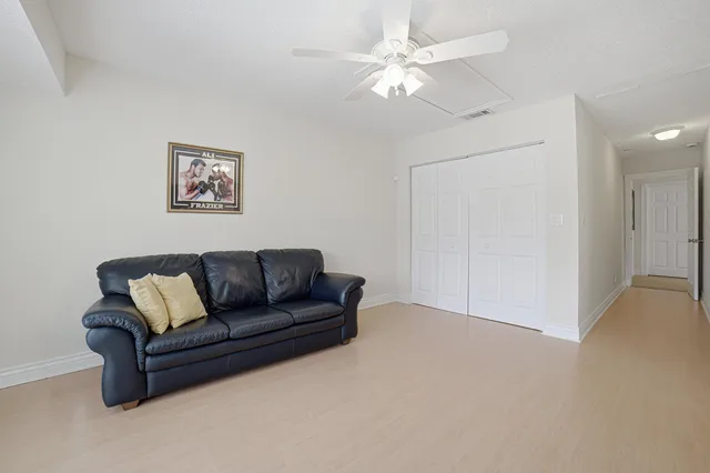  Residence photo 19