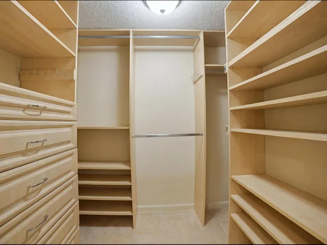  Residence photo 24